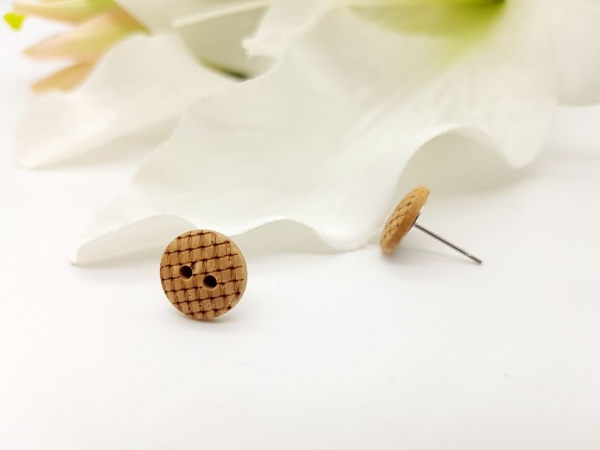 Kokosnuss Knopf Natur Ohrstecker mit Karo Muster